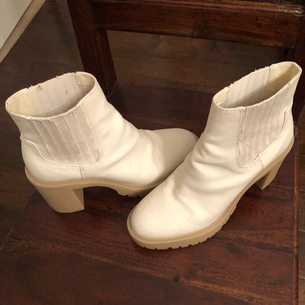 Dolce Vita Cream Castor H2O Booties 👢- Size 9.5 - Picture 2 of 6